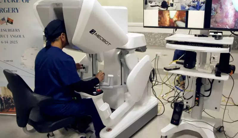 Cirurgia revolucionária: médico dos EUA opera paciente no Brasil usando robô a 11 mil km de distância