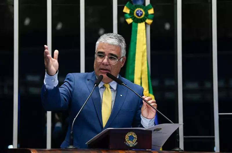 Comitiva de senadores brasileiros visita presas dos ataques de 8 de janeiro nos EUA