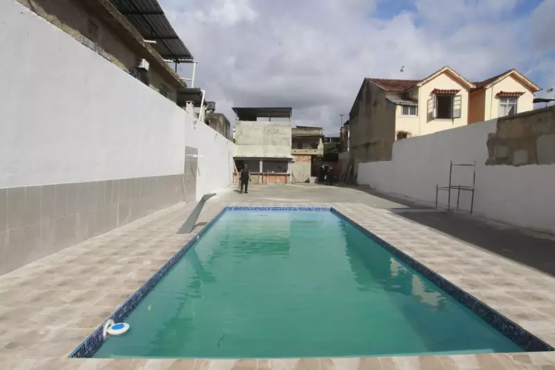 Complexo de Israel ganha novo espaço de lazer com quadra e parquinho no Rio