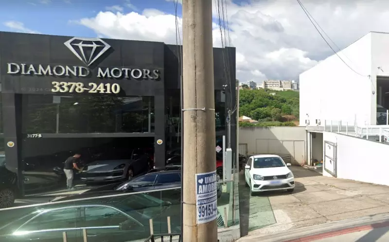 Concessionária de carros de luxo usados é denunciada por não repassar dinheiro de vendas a clientes