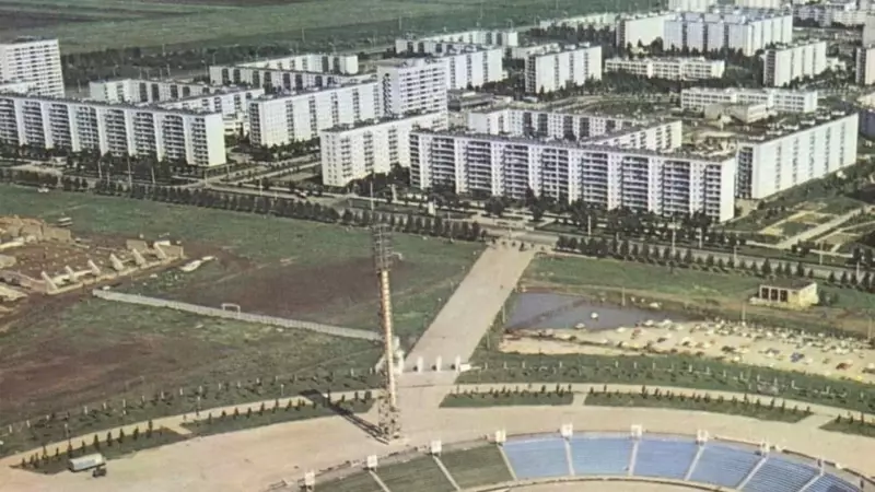 Conheça a incrível cidade russa que é um espelho de Brasília: arquitetura e planejamento urbano idênticos!