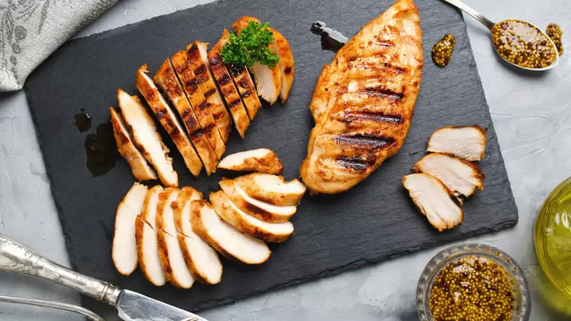 Consumo de frango pode elevar risco de mortalidade: estudo revela dados alarmantes