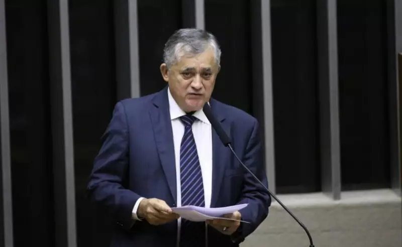 Corte de gastos no governo pode economizar R$ 10 bilhões em 2025, afirma líder na Câmara
