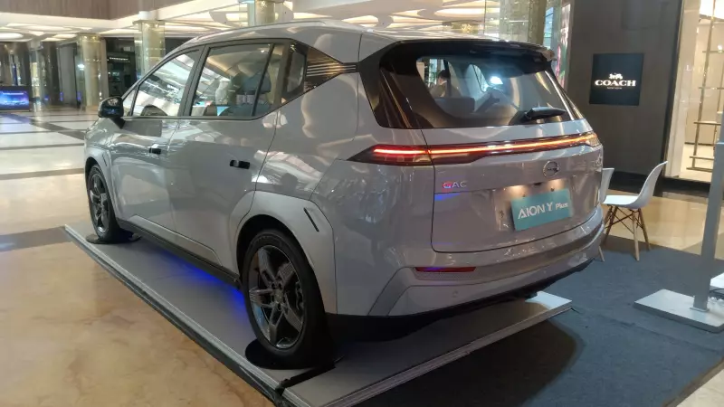 Criança causa acidente com carro elétrico em shopping de São Paulo: veja o que aconteceu
