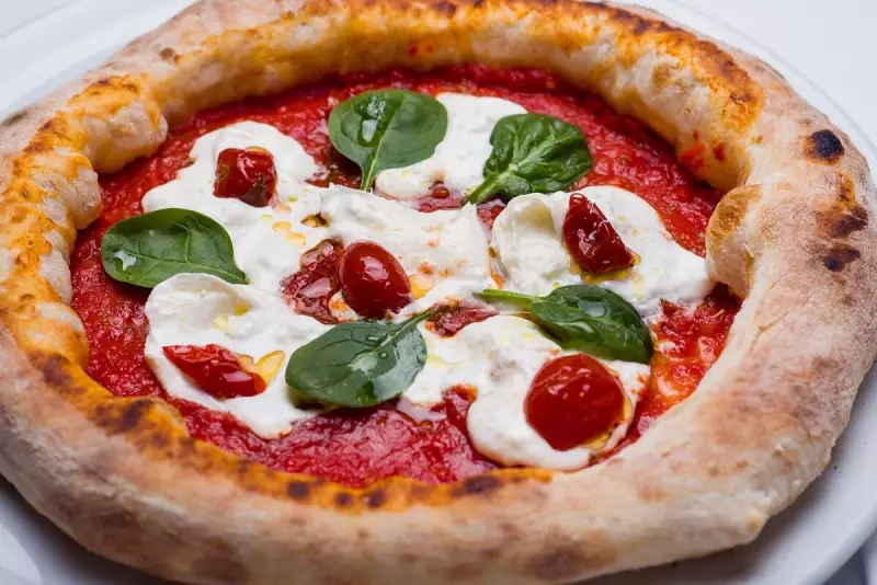 Criança de 11 anos tenta pagar pizza com PIX falso e caso vai parar na delegacia em SC