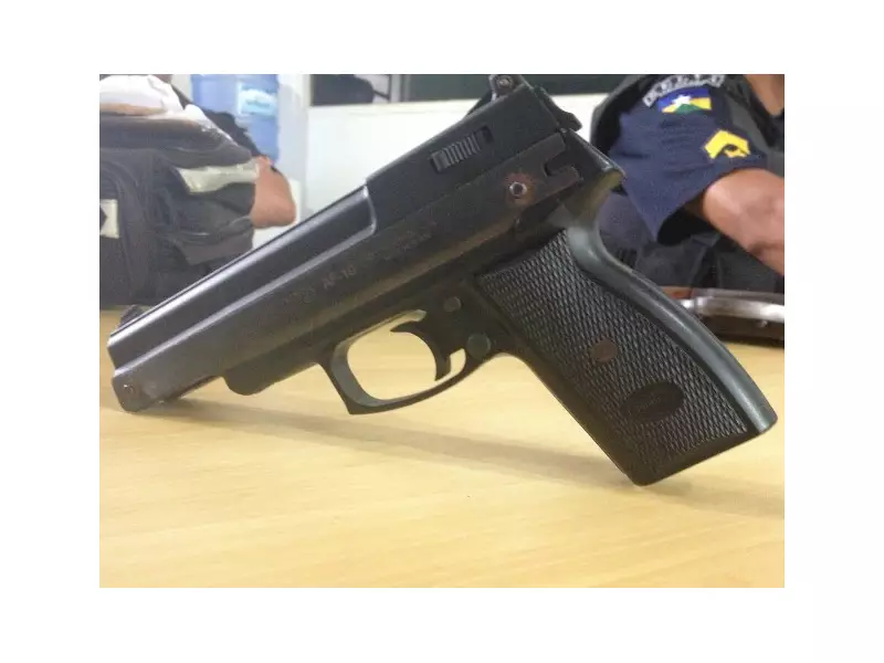 Criança de 3 anos se fere após acionar arma de pressão do pai em MG: entenda o caso