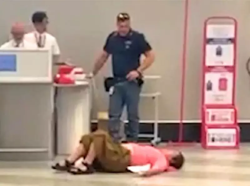 Criança faz birra épica em aeroporto por causa de bagagem pesada — veja o vídeo!