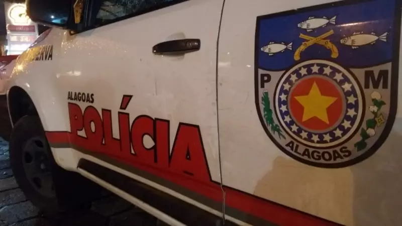 Criança herói: Menino salva mãe de agressão ao pedir ajuda a policiais no Jacintinho, Maceió