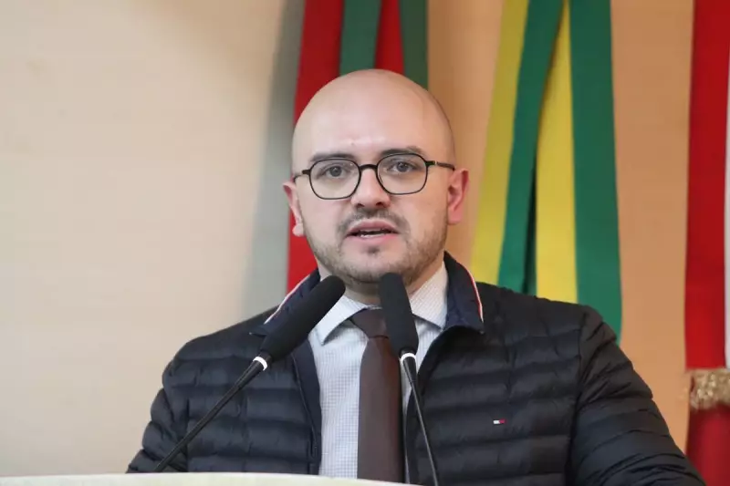 Criciúma debate lei que exige identificação em veículos do poder público: transparência ou burocracia?