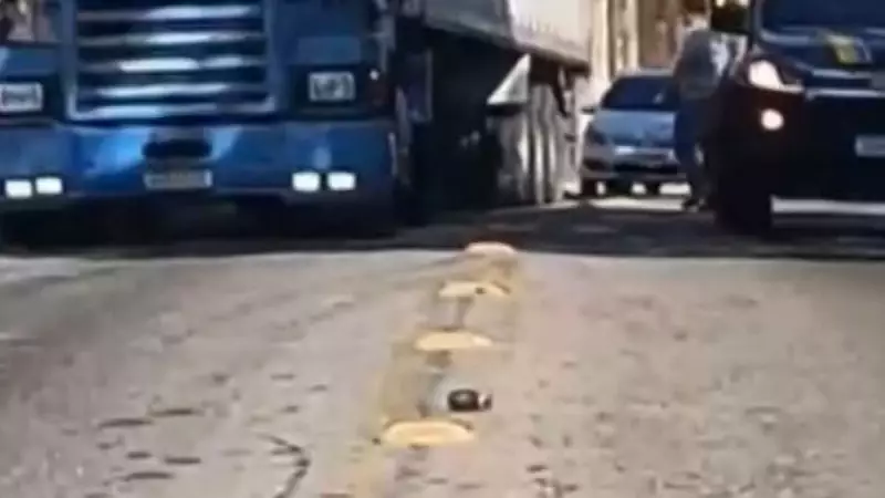 Criminoso lança granada contra agentes da PRF e é preso em Nova Iguaçu — Veja o vídeo!