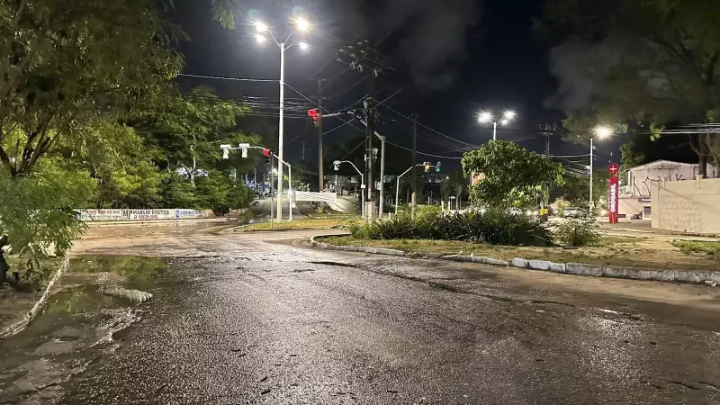 Cruzamento de avenidas em Natal é liberado após transbordamento de lagoa