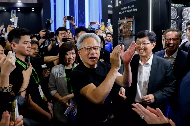 De lavador de pratos a bilionário: A incrível jornada do fundador da Nvidia, a empresa mais valiosa do mundo