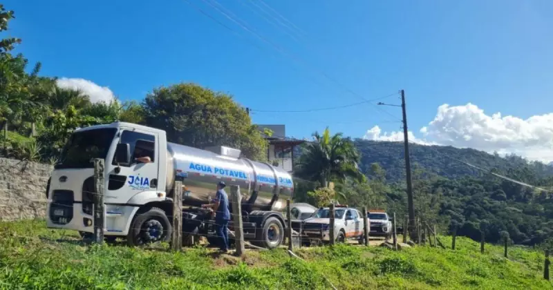 Defesa Civil distribui 30 mil litros de água potável em cidade de SC devido à estiagem