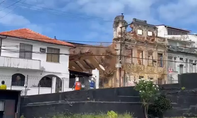 Desabamento em Salvador: Escombros de casarão atingem residência e assustam moradores