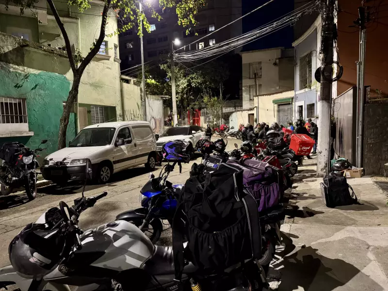 Dia dos Namorados em SP: Entregadores por app formam filas em floriculturas para garantir buquês