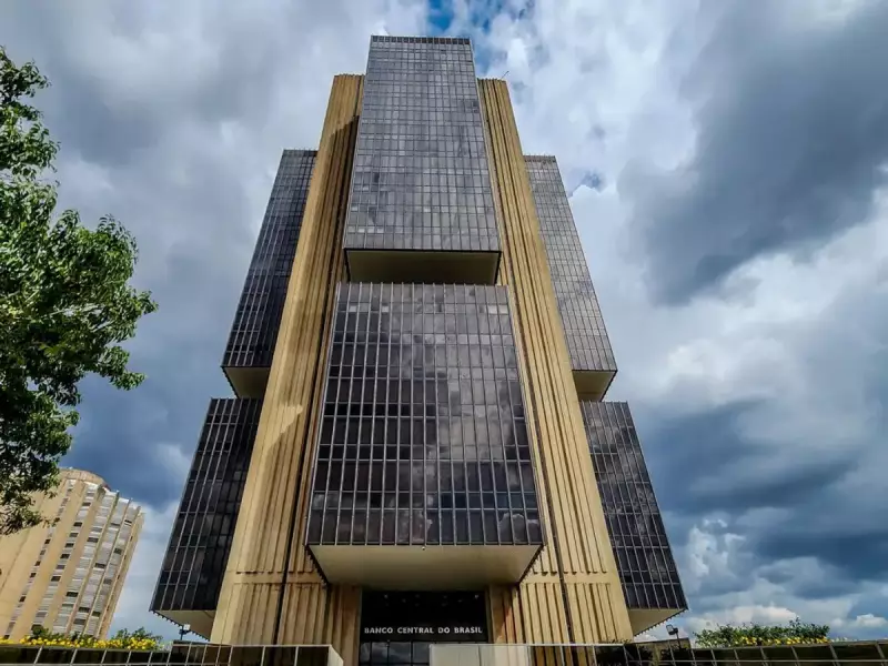 Diretor do BC considera prematuro discutir corte da Selic: entenda os motivos