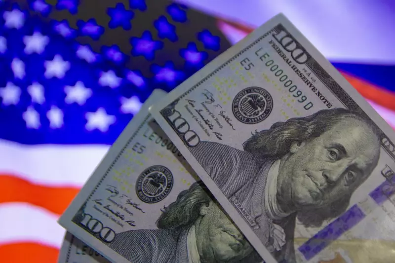 Dólar cai ao menor nível desde 2024 e Ibovespa tem melhor semestre desde 2016