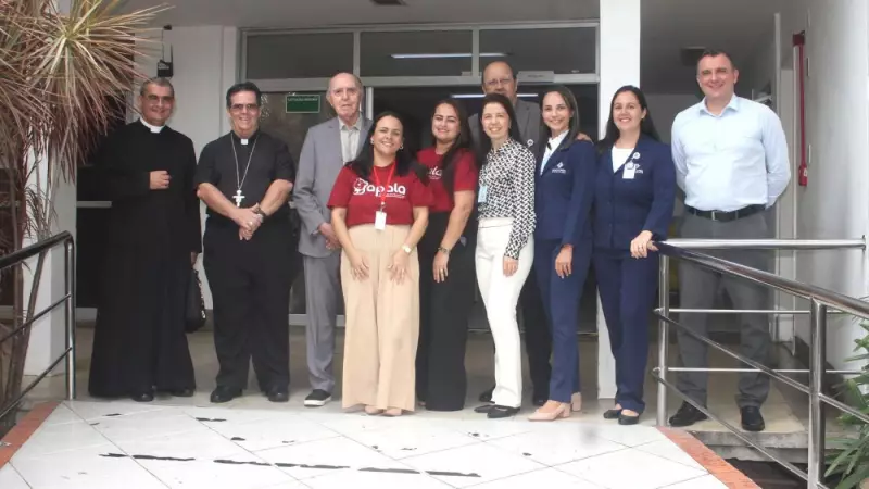 Dom Humberto visita Oncologia Pediátrica da Santa Casa Farol e destaca trabalho humanizado