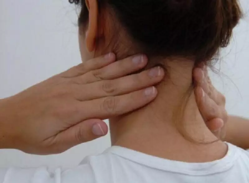 Dor no celular? Descubra como evitar incômodos causados pelo uso excessivo do smartphone