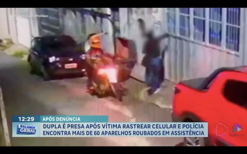 Dupla é presa pela polícia após vítima rastrear celular roubado em Manaus