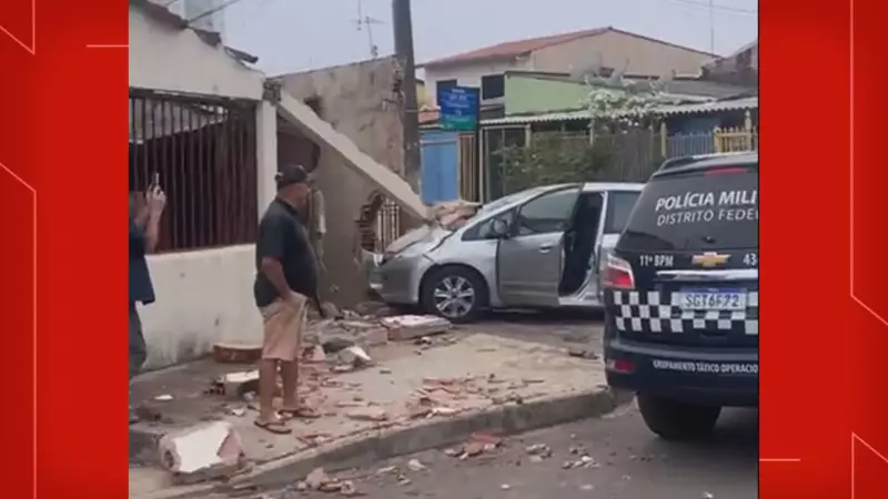 Dupla foge da polícia em carro roubado e colide com muro em Brasília; assista ao vídeo