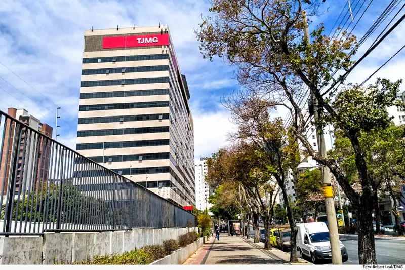 Empresa alimentícia condenada a indenizar mulher por doces com larvas consumidos por filhos em Três Pontas, MG
