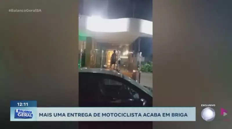 Entregador é ameaçado com faca por morador de prédio em Salvador: veja o vídeo chocante