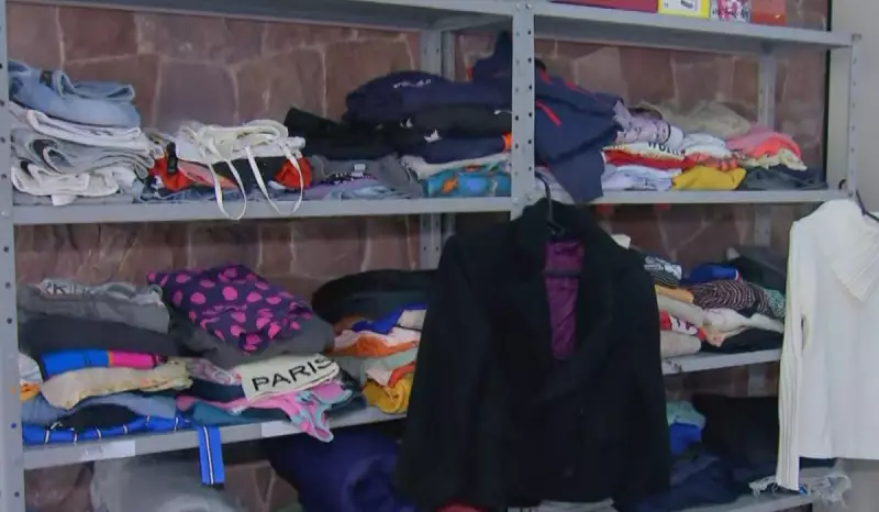Estante Solidária em Marília: Doe roupas e cobertores para ajudar no inverno