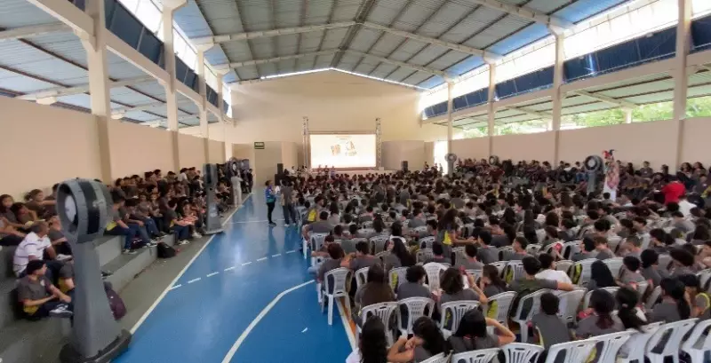 Estudantes de Manaus transformam escolas em sets de filmagem para alertar sobre mudanças climáticas