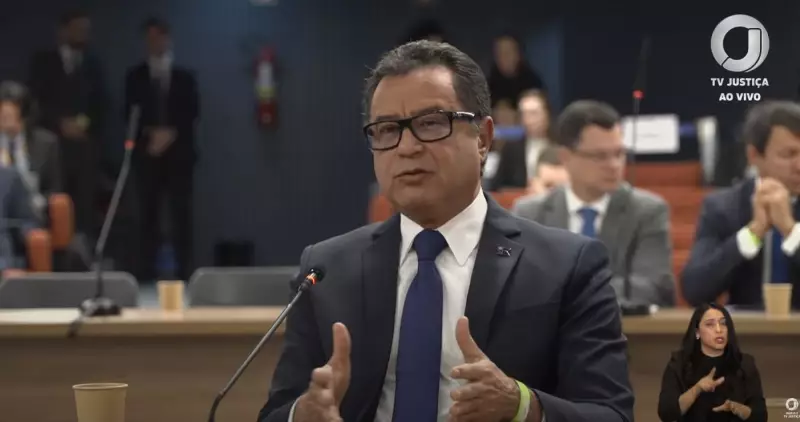 Ex-comandante da Marinha emociona ao explicar recusa em passar cargo para sucessor indicado por Lula