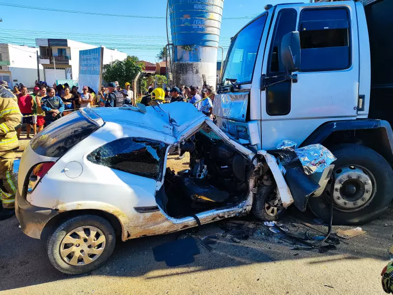 Ex-marido sequestra mulher antes de batida fatal contra caminhão em Itabaiana, diz polícia