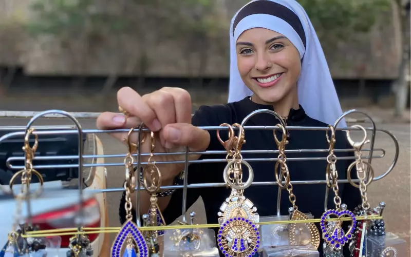 Ex-Miss que virou freira e viralizou nas redes sociais vive no Sol Nascente