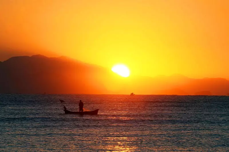 Exposição fotográfica em Ubatuba revela identidade e belezas naturais da cidade