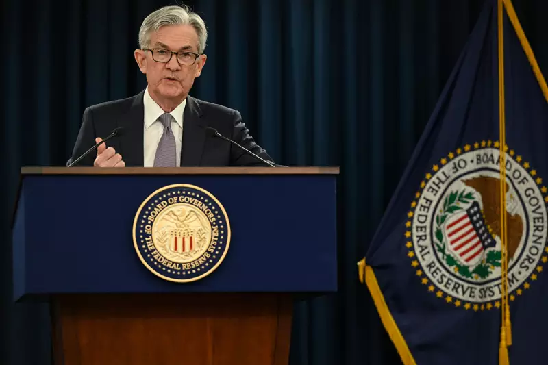 Fed mantém juros nos EUA e adota postura cautelosa: o que isso significa para o Brasil?