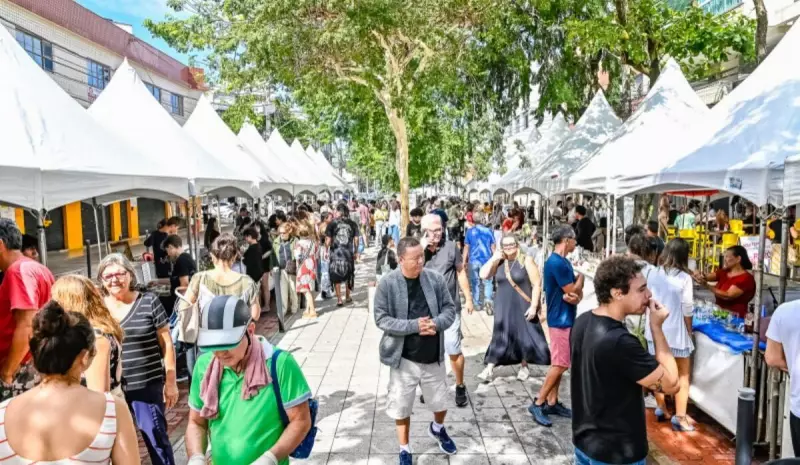 Feira de Antiguidades na Rua da Lama: Mergulhe no Passado neste Sábado!