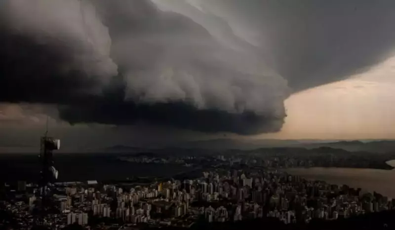 Feriado de Corpus Christi em SC: previsão alerta para granizo, ventos fortes e chuva intensa
