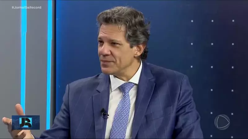 Fernando Haddad discute taxa de juros e aumento do IOF em entrevista polêmica