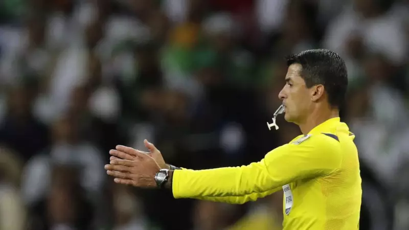FIFA implementa câmeras corporais em árbitros no Mundial de Clubes: novidade tecnológica no futebol
