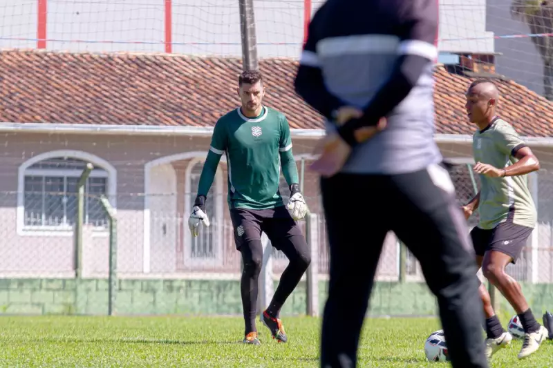 Figueirense enfrenta incerteza no gol em momento crucial da Série C: saiba os detalhes