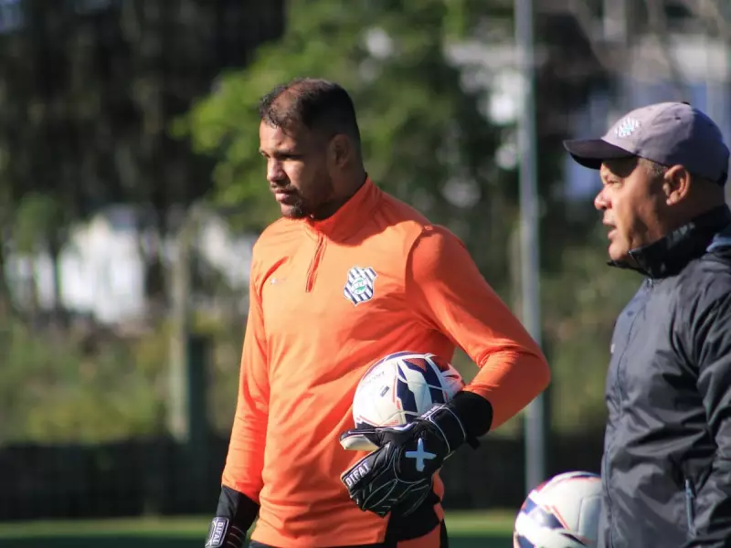 Figueirense reforça o gol para enfrentar o Confiança: saiba as mudanças