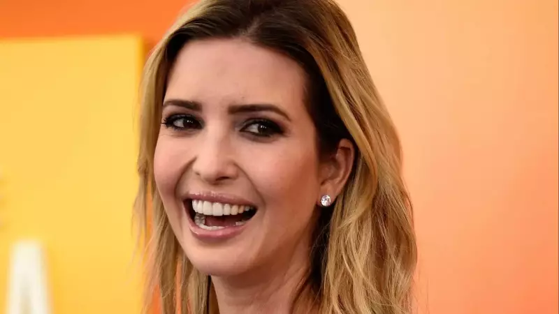 Filha de Trump é criticada por postar foto surfando durante crise nos EUA