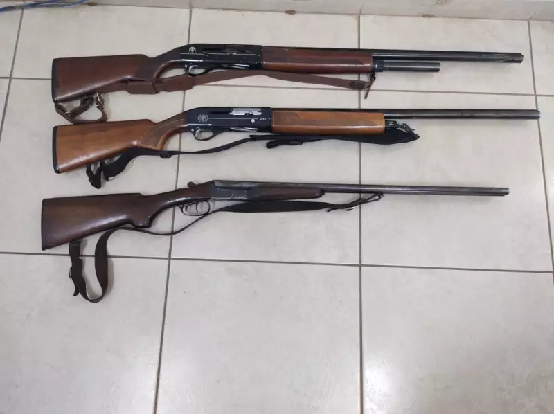 Fiscalização apreende três espingardas e multa idoso de 65 anos em Anhumas