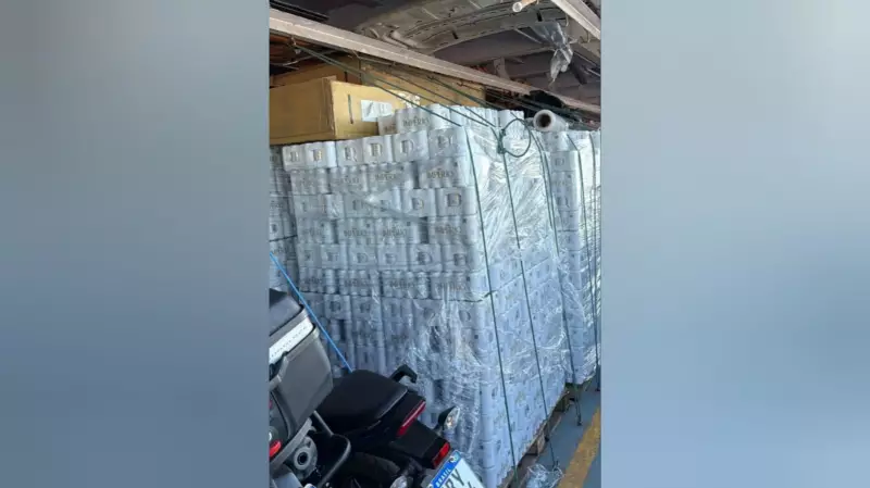 Fiscalização no Baixo Amazonas apreende 24 mil latas de cerveja e balsas com calcário