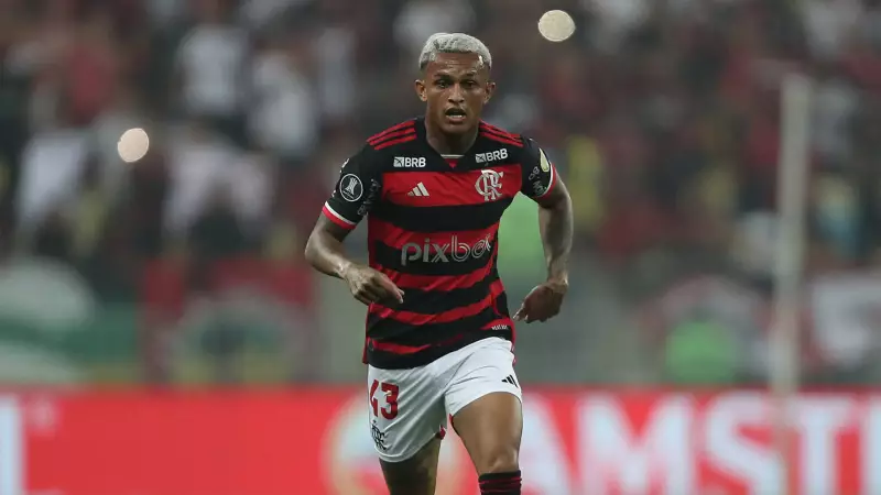 Flamengo vê Mundial como vitrine para Wesley, mas Varela surge como sombra