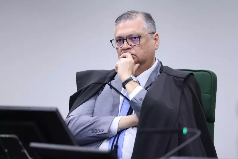Flávio Dino critica vigilância excessiva dos EUA nas redes sociais: 'Invasão de privacidade'