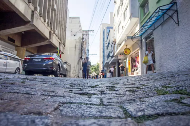Florianópolis preserva calçamento histórico de 1886 após intervenção do MPF