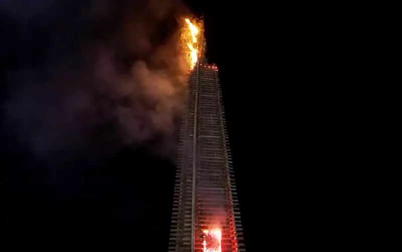 Fogueira gigante de Ingá, MG, celebra 93 anos de tradição na Festa de São João