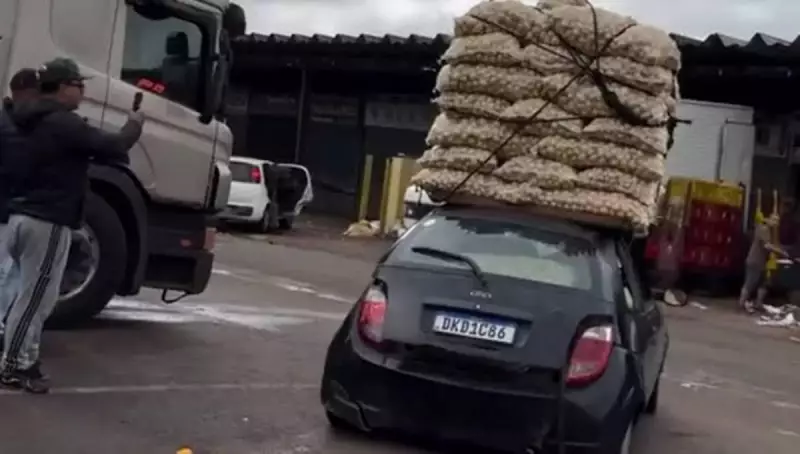 Ford Ka é flagrado transportando 1,4 tonelada de batatas ilegalmente no Paraná
