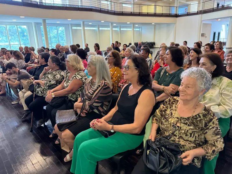 Formatura do Projeto "Eu Sou 60+ Conectado" celebra inclusão digital de idosos em Florianópolis