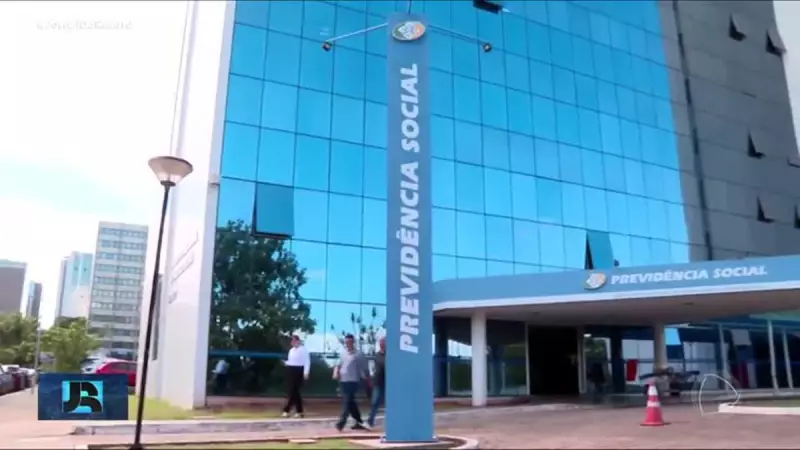 Fraudes no INSS: Ministro diz que Congresso deve decidir sobre fim de descontos associativos